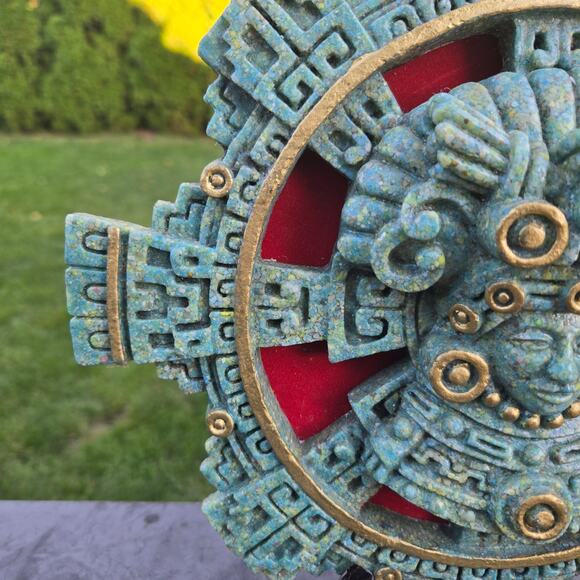 Vintage Mayan Aztec Calendar Clock Wall Plaque Green Red Felt - Picture 3 of 14